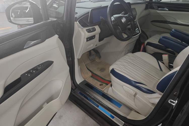 Used Buick GL8 2021 ES Landtrek 653T Comfort Edition