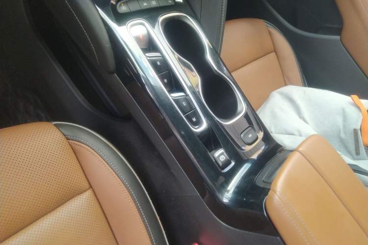 Used Buick Envision 2020 Encore GX S 652T Two-Wheel-Drive Limited-Edition S Sport Version
