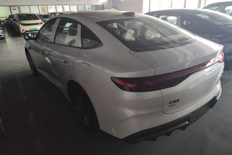 Used BYD Qin L 2025 DM-i Smart Drive 80KM Leading Model
