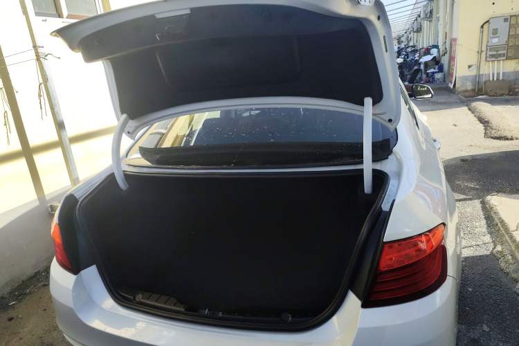 Used BMW 5 Series 2014 520i Elegant Edition
