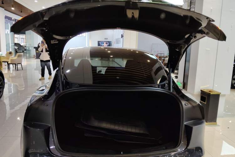 Used Tesla Model 3 2023 Rear-Wheel-Drive Version