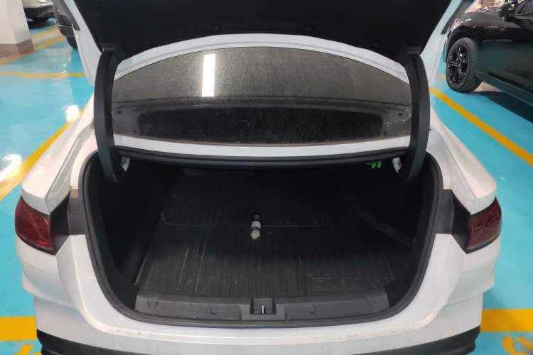 Used BYD Qin L 2024 DM-i 120KM Leading Model
