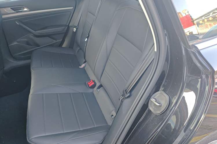 Used Volkswagen Lavida 2021 1.5L Automatic Comfort Edition
