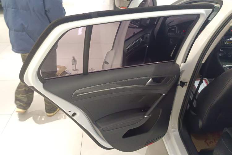 Used Volkswagen Golf 2018 230TSI Automatic Luxury Version
