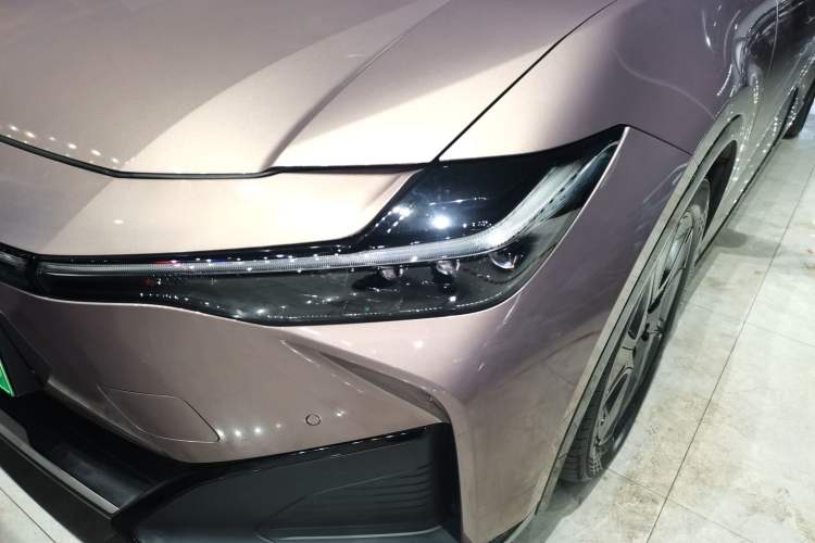 Used Toyota bZ3 2023 616 km Long-Range Premium
