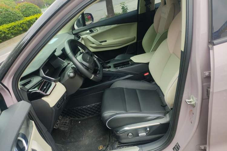 Used Lynk & Co 06 2021 1.5T Shero Pink Special Edition
