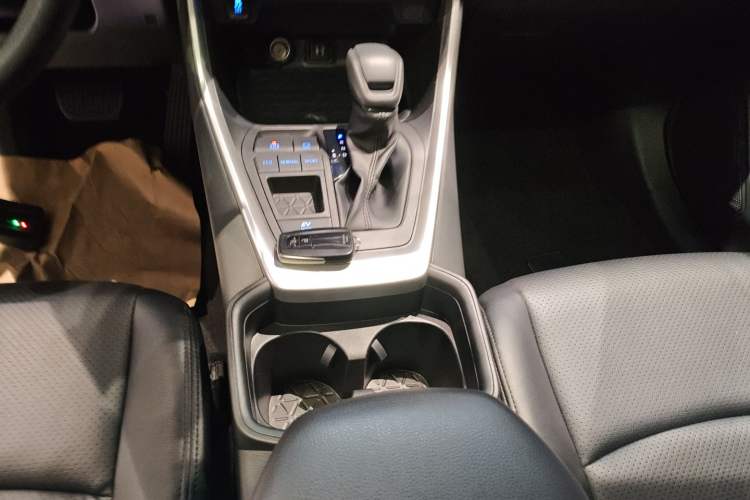 Used Toyota RAV4 2022 Dual-Engine 2.5L E-CVT Two-Wheel Drive Elite Edition