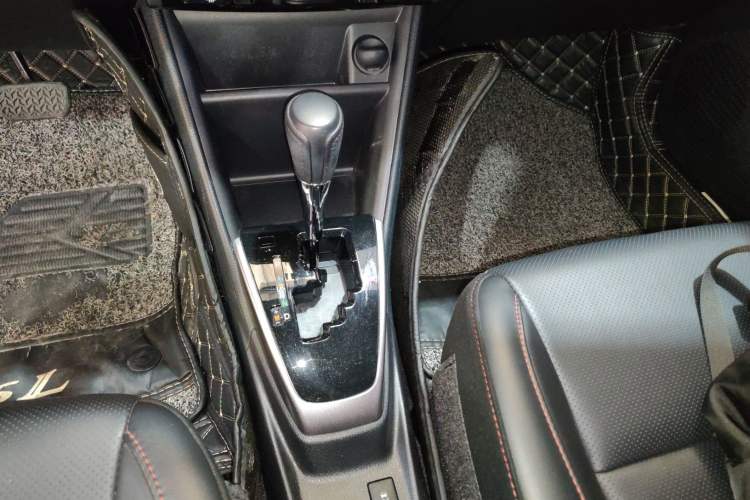 Used Toyota YARiS L 2022 X-Trail 1.5L CVT Luxury PLUS Edition
