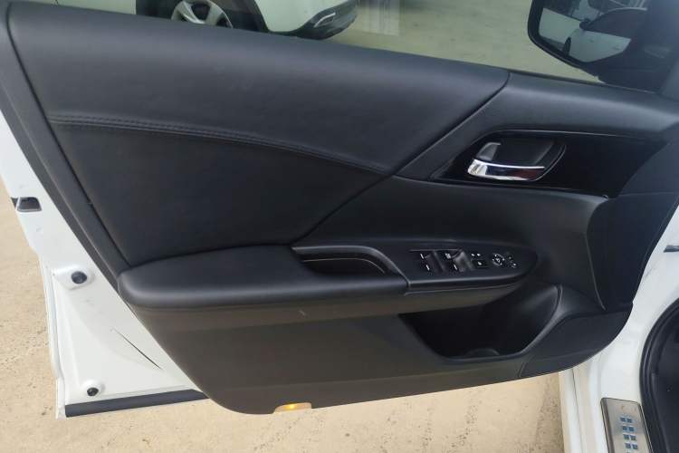 Used Honda Accord 2016 2.0L Comfort Edition
