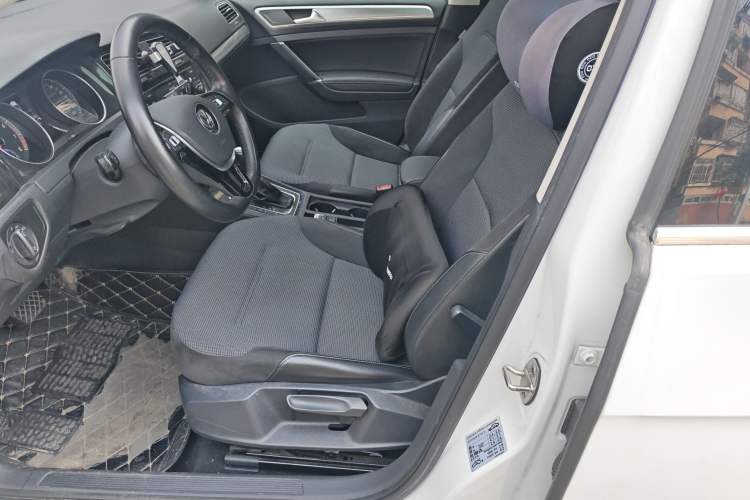 Used Volkswagen Golf 2018 230TSI Automatic Comfort Model
