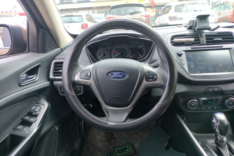 Used Ford Escort 2015 1.5L Automatic Fashion Model
