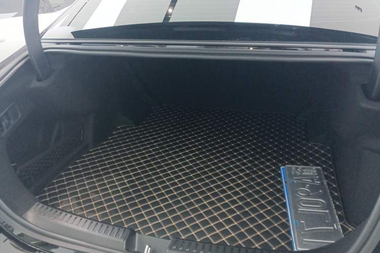 Used Mercedes-Benz E-Class 2024 E 300 L Luxury Model
