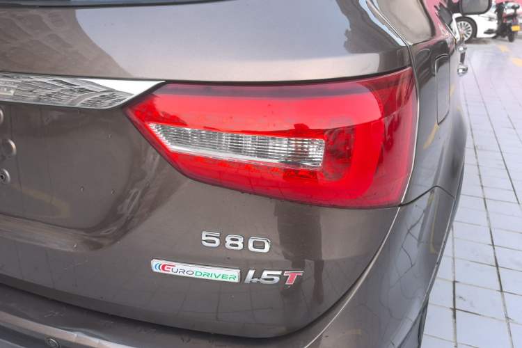 Used Dongfeng Fengon 580 2016 1.5T Manual Luxury Version