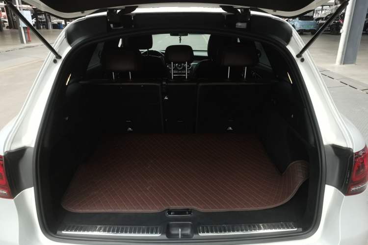 Used Mercedes-Benz GLC 2020 Facelift GLC 300 L 4MATIC Dynamic Edition