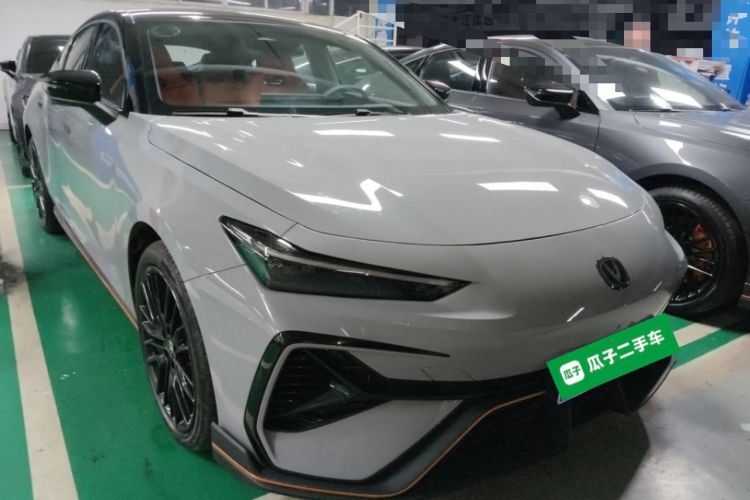 Used Changan UNI-V 2025 Model Third-Generation 2.0T Dynamic Edition