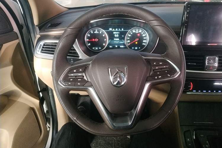 Used Baojun 730 2017 1.8L iAMT Prestige Version 7 Seats
