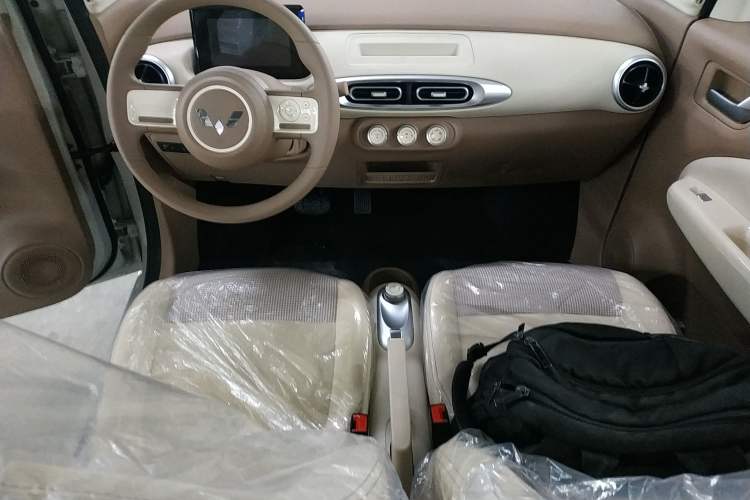 Used Wuling Hongguang MINIEV 2025 Four-Door Version Advanced Edition
