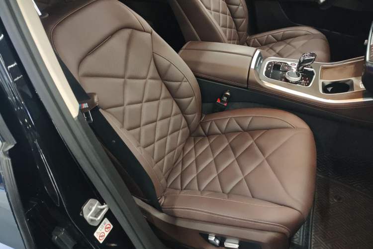 Used BMW X5 2022 Restyled xDrive 30Li Luxury Version M Sport Package
