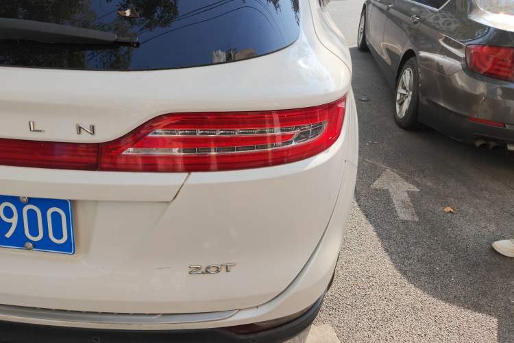 Used Lincoln MKC 2017 2.0T Two-Wheel Drive Deluxe Edition