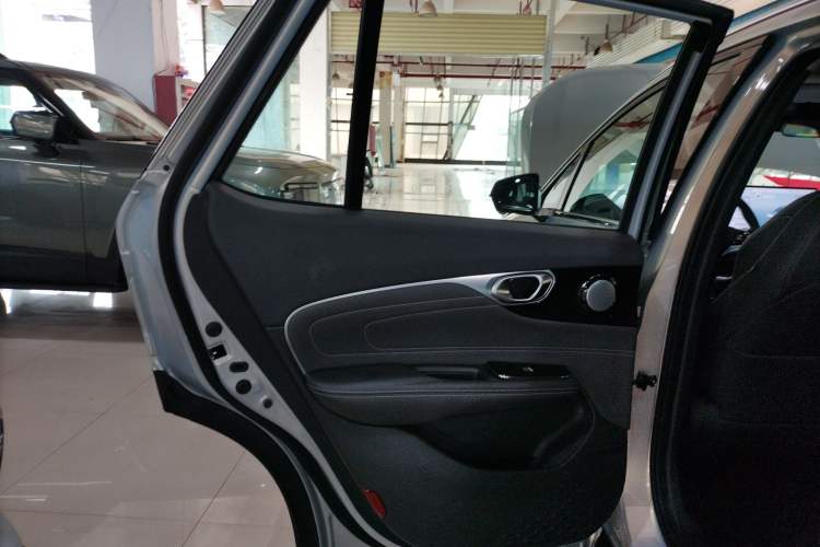 Used AION V 2023 Plus 70 Smart Tech Edition Lithium Iron Phosphate
