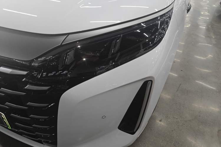 Used BYD Xia 2025 DM-i 1.5T 180km Excellence Model
