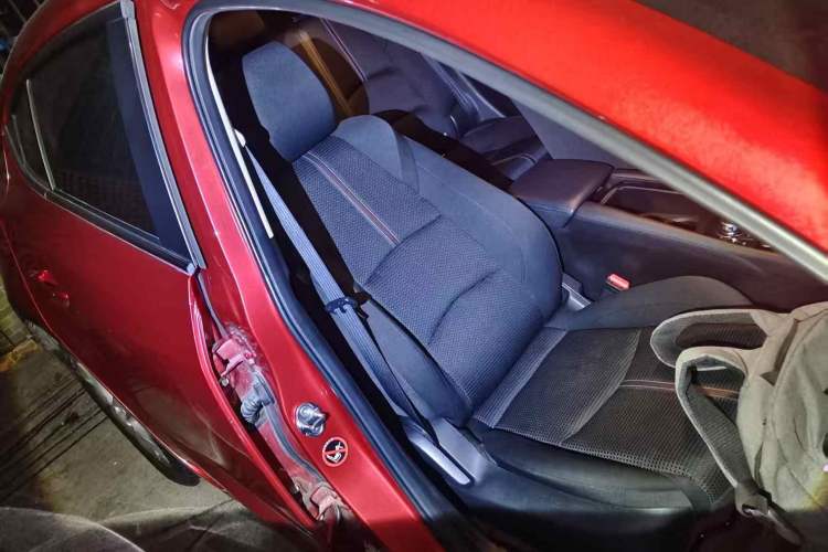 Used Mazda Mazda 3 Axela 2017 Sedan 1.5L Automatic Luxury Model Emission Standard China V
