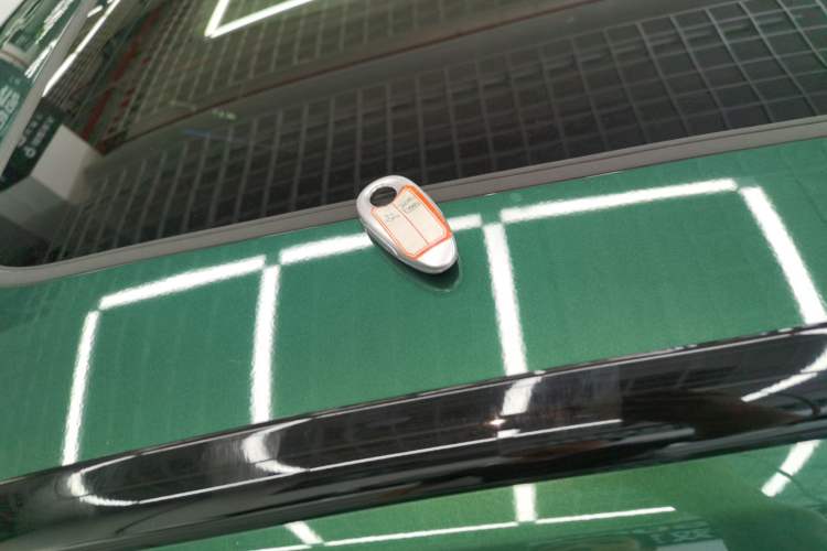 Used VOYAH FREE 2025 318 259 km All-Wheel-Drive Exploration Edition