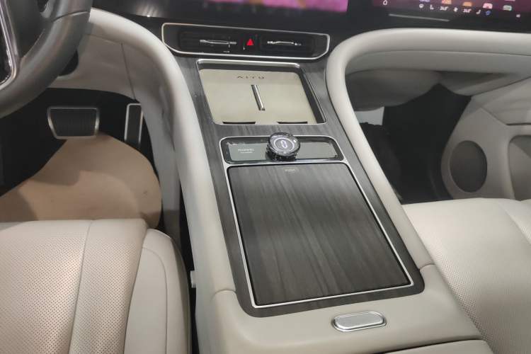 Used Hima AITO M9 2024 Range-Extended Ultra Version 42 kWh 6-Seater Model
