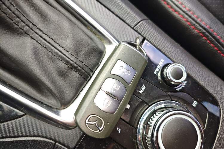 Used Mazda Mazda 3 Axela 2016 Sedan 1.5L Automatic Comfort Model