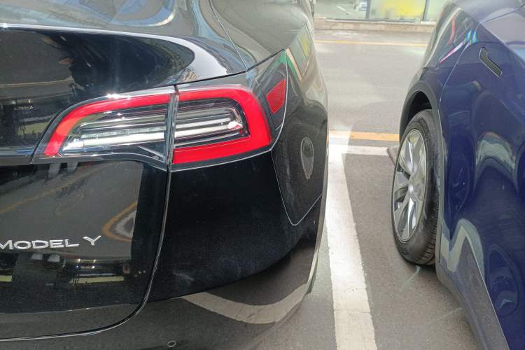 Used Tesla Model Y 2021 Standard Range Rear-Wheel Drive Version
