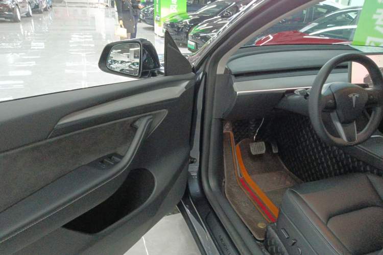 Used Tesla Model Y 2024 Rear-Wheel-Drive Version
