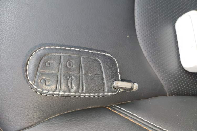 Used  Compass 2019 200T Automatic Family Edition - Connected Large Screen Version