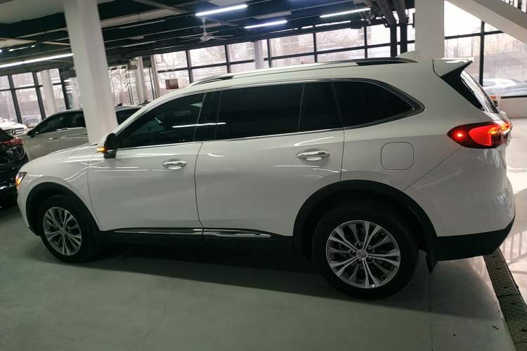 Used Buick Envision 2022 Encore Plus 652T Five-Seat Luxury Model
