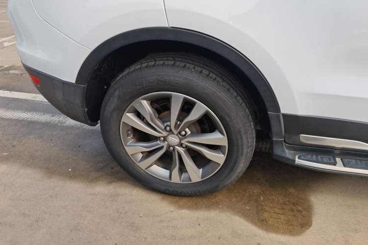 Used Geely Auto Emgrand X7 Sport 2016 2.0L Manual ZhiShang Version
