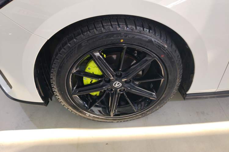 Used Changan UNI-V 2024 1.5T High-Energy Version
