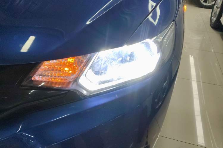 Used Honda Fit 2016 1.5L LXS CVT Comfort Sunroof Version
