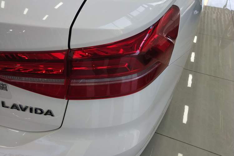 Used Volkswagen Lavida 2019 1.5L Automatic Comfort Edition China VI Standard
