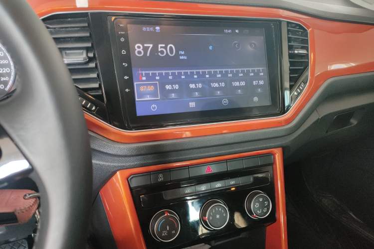 Used Volkswagen T-ROC 2018 280TSI DSG Two-Wheel Drive Advanced Version China V Emission Standard
