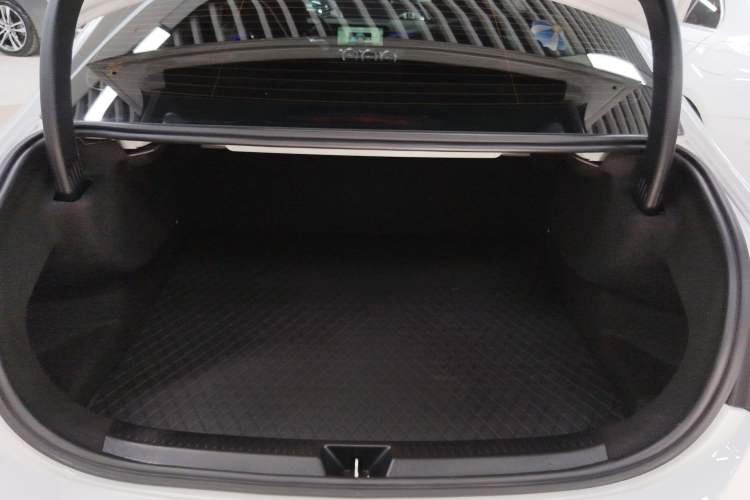 Used Mercedes-Benz A-Class 2020 Restyled A 200 L Sport Sedan Fashion Version
