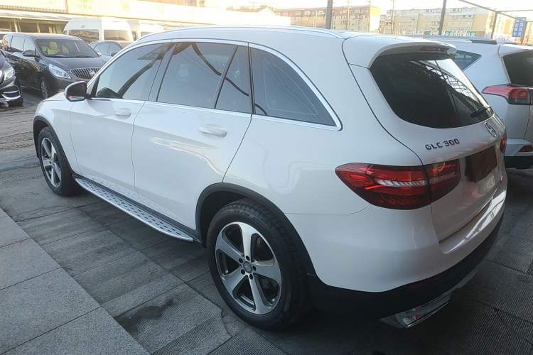 Used Mercedes-Benz GLC 2016 GLC 300 4MATIC Dynamic Model