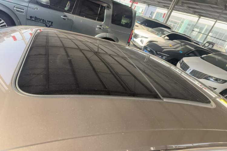 Used Volkswagen Magotan 2017 330TSI DSG Leading Model
