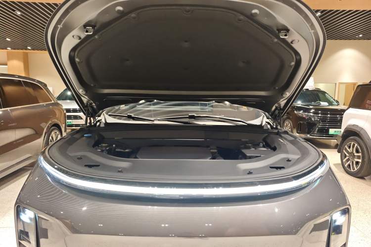 Used Li Auto L8 2024 Ultra Model
