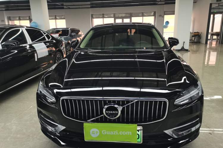 Used Volvo S90 New Energy 2019 T8 E-Drive Hybrid Intelligent Luxury Version China V Standard
