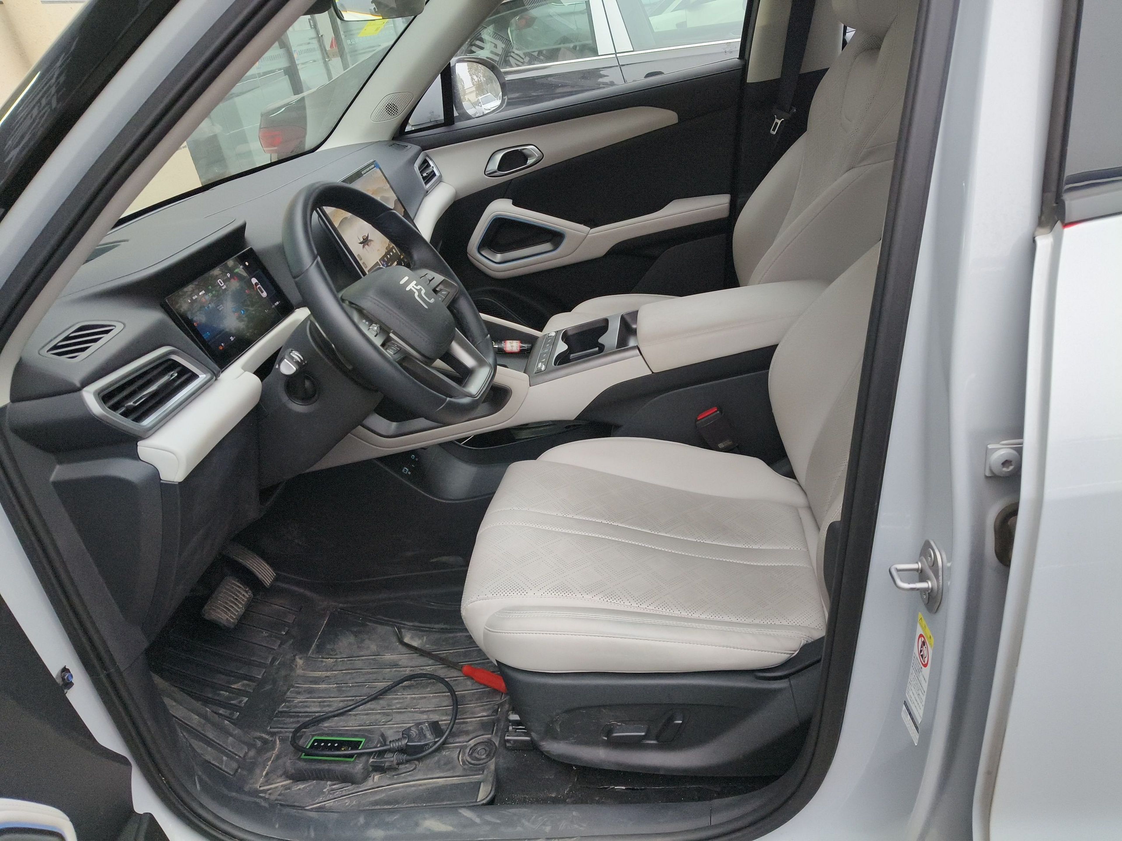 Переднее сиденье в автомобиле