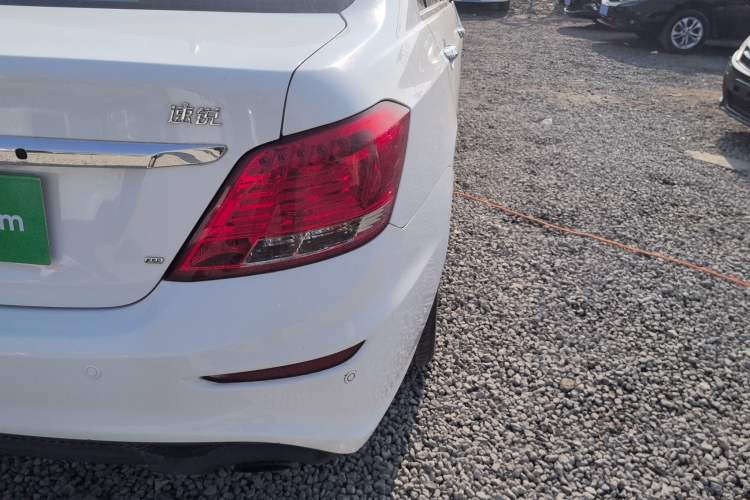 Used BYD Surui 2015 1.5L Manual Luxury Model
