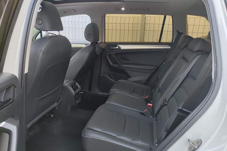 Used Volkswagen Tiguan L 2019 330TSI Automatic Two-Wheel Drive Panoramic Comfort Edition China VI Standard