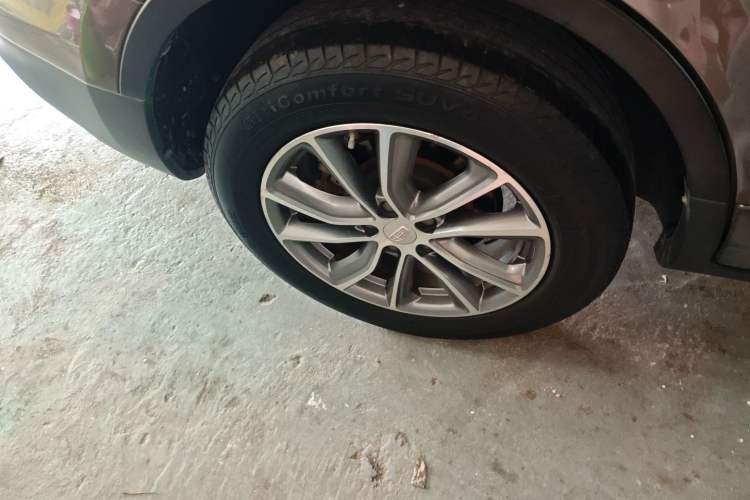 Used Geely Auto Emgrand X7 Sport 2018 1.8TD Automatic Two-Wheel Drive Zhiya Model
