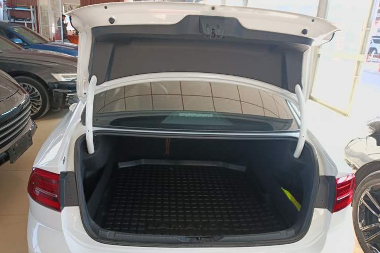 Used Volkswagen Lamando 2019 230TSI DSG Vision Edition China VI Standard
