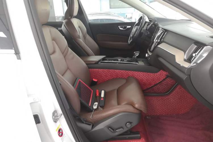 Used Volvo XC60 2020 T5 4x4 Smart Luxury Edition
