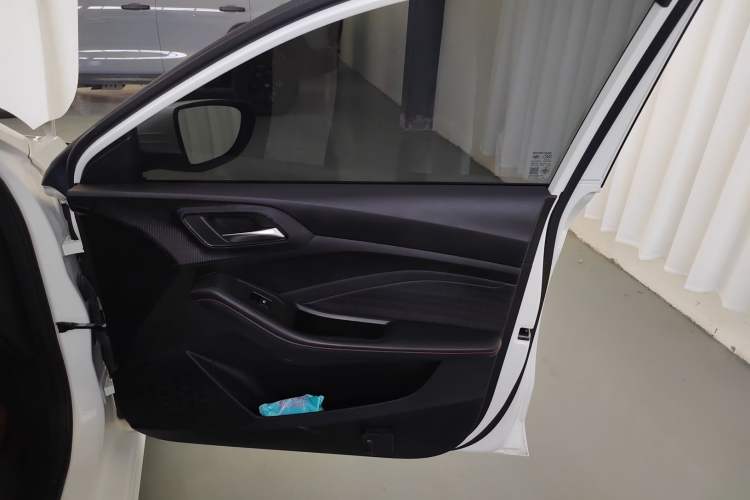 Used MG 5 2021 180 DVVT CVT Youth Luxury Edition
